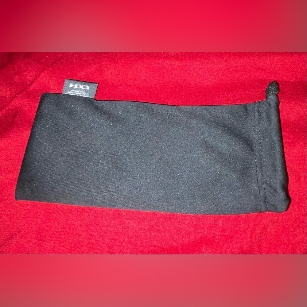 Oakley Glasses Sleeve Fabric drawstring seize 7” Tall 3” Wide